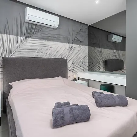 Willa Athos Karigador